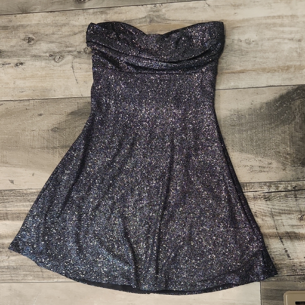 Windsor Sparkling Strapless Dress in Black Small
